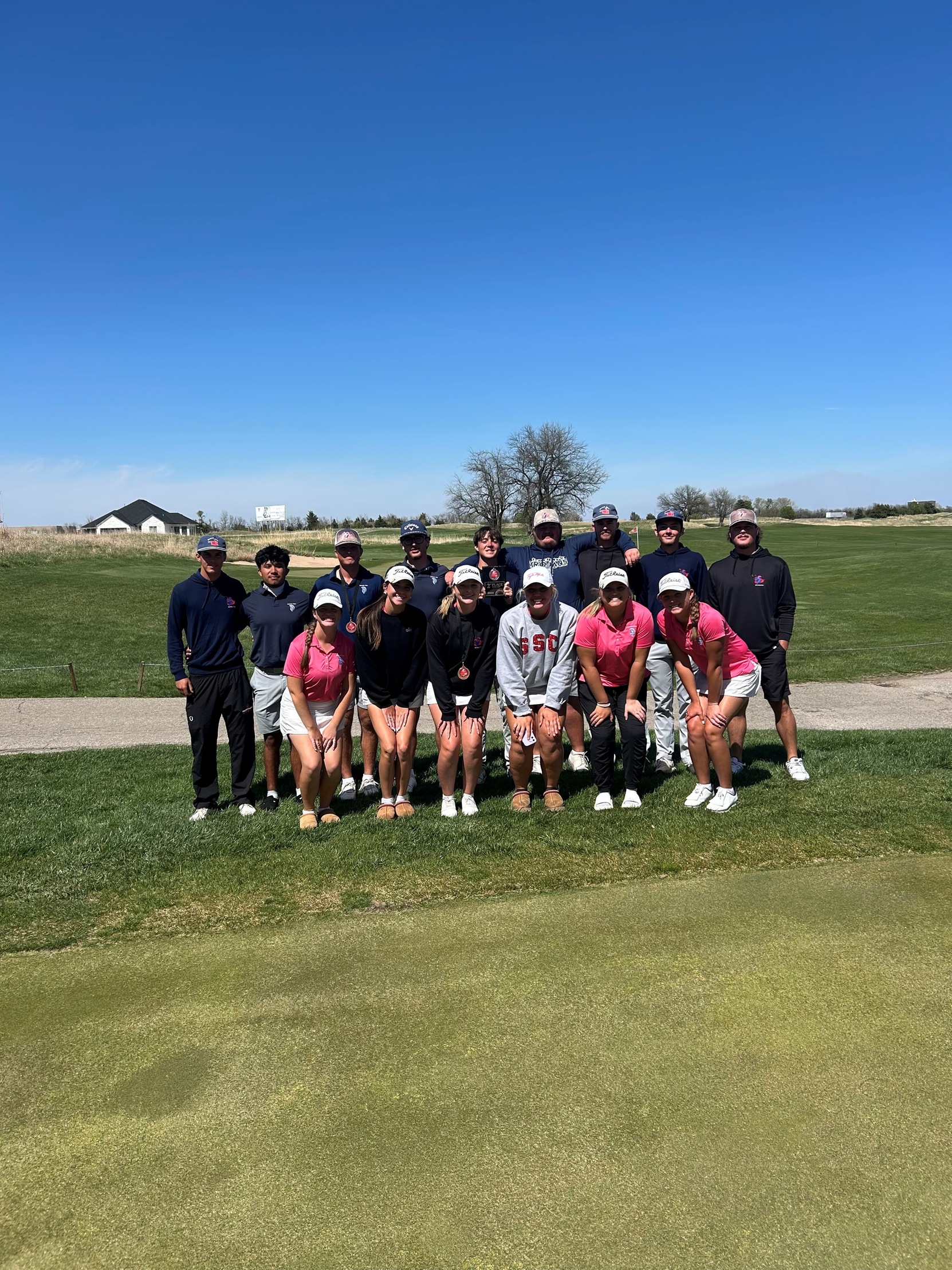 Men's and Women's Golf Compete in Lark Invitational